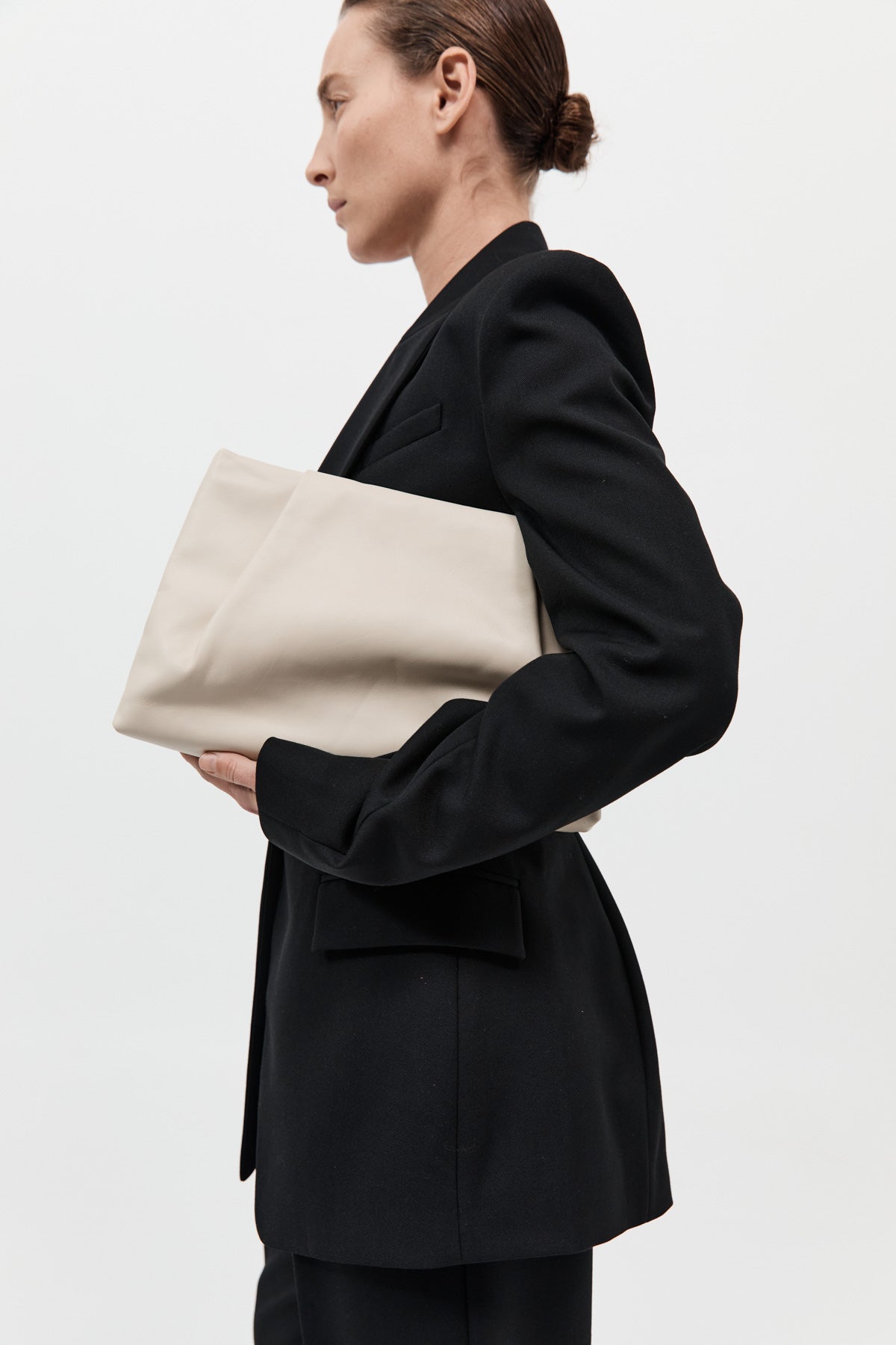 ST. AGNI Soft Tuck Clutch - Creme