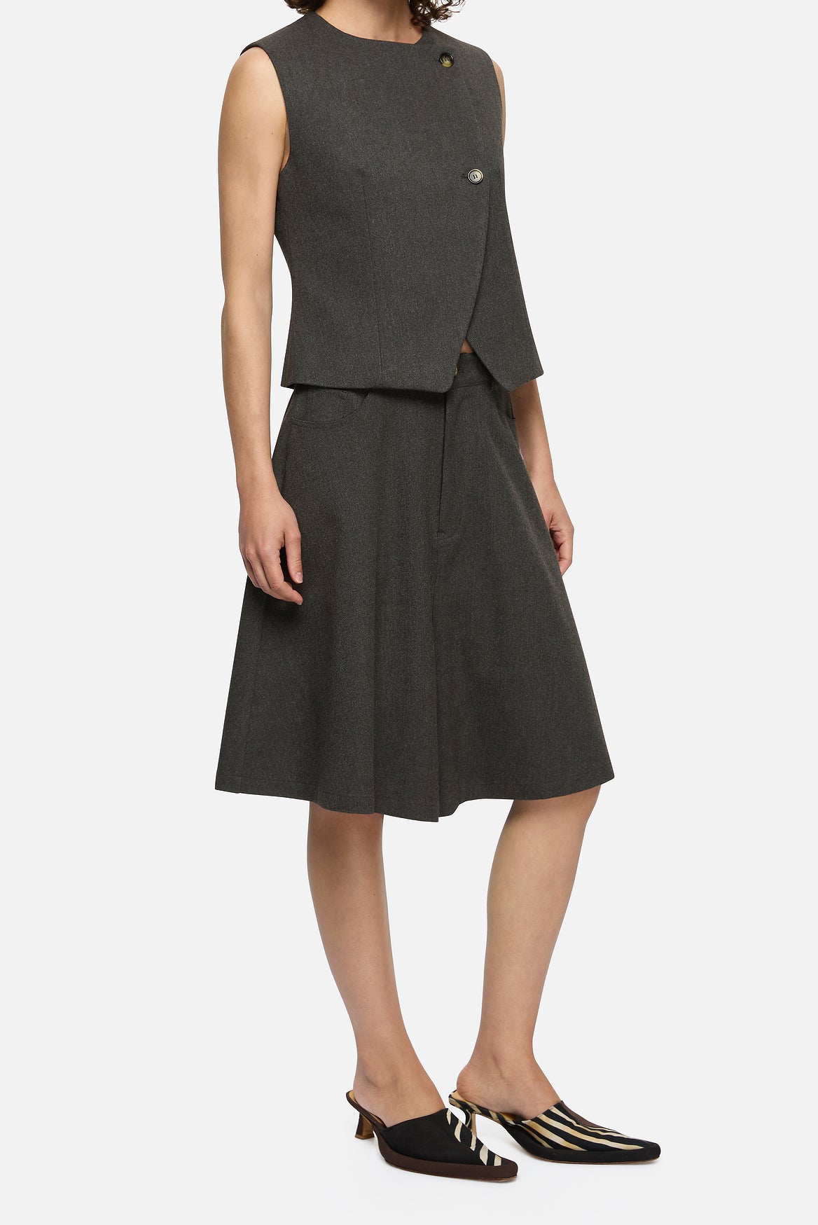Jasmine Shorts - Charcoal