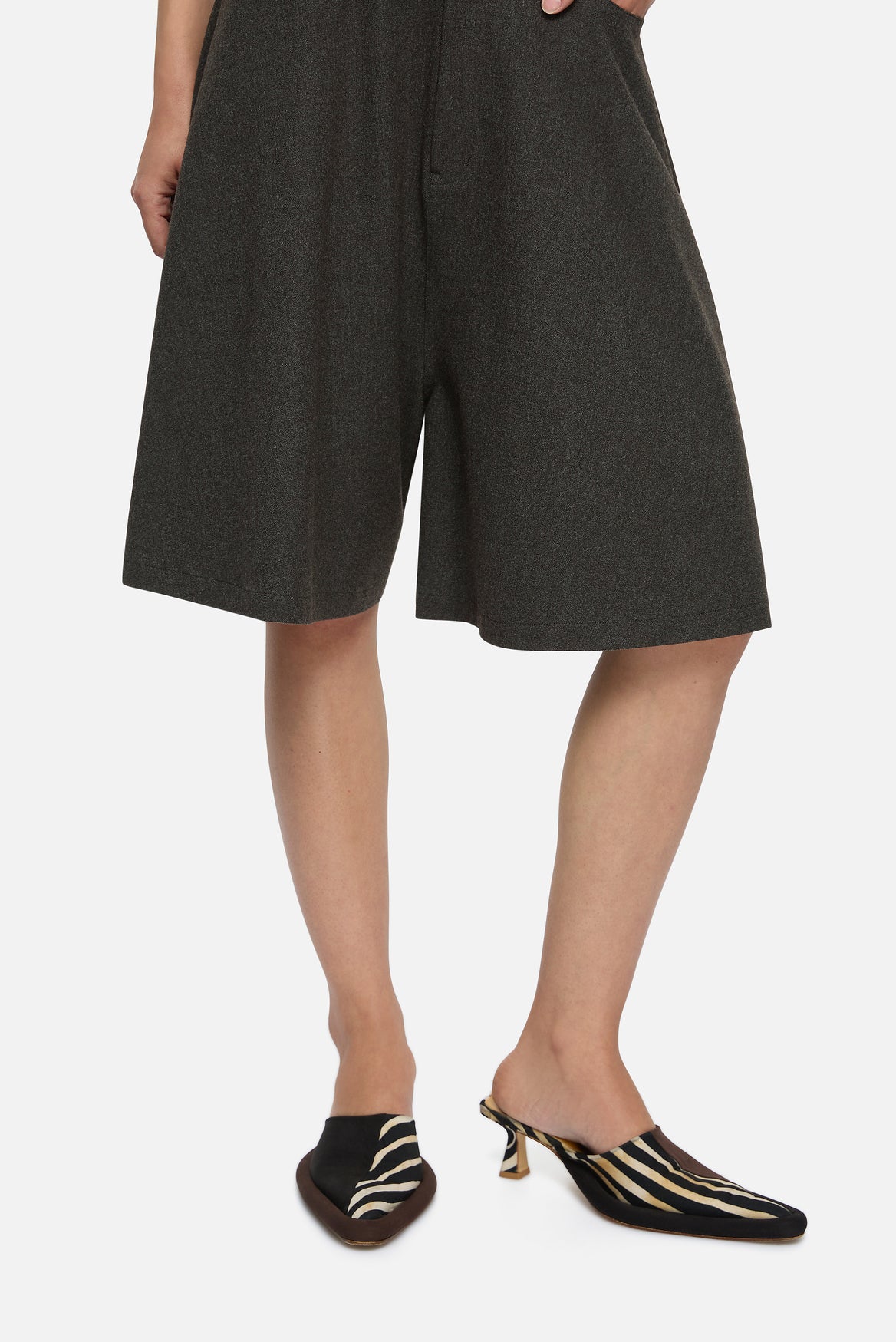 Jasmine Shorts - Charcoal
