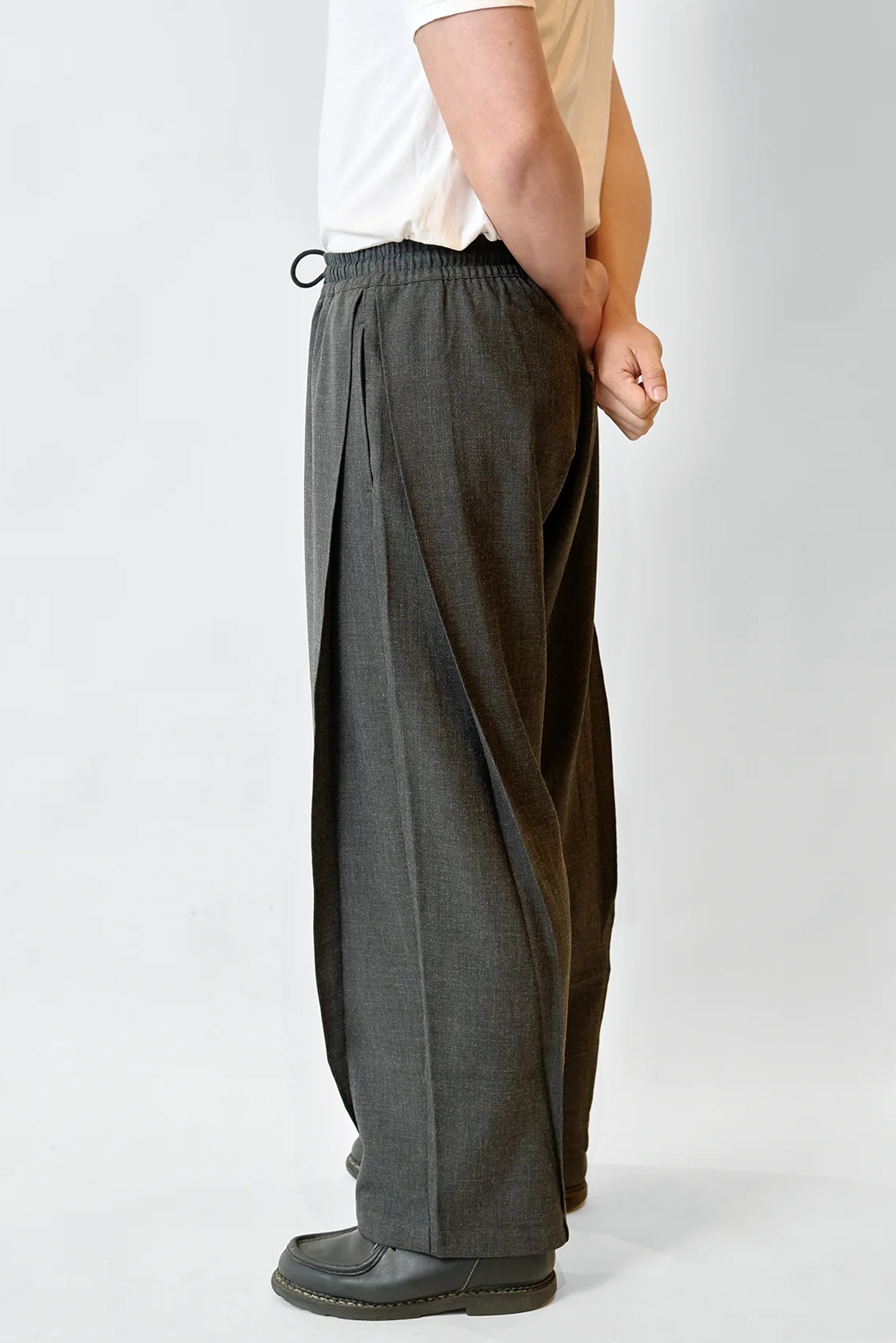 FRONT OFFICE Double Side-Pleated Track Pant - Charcoal