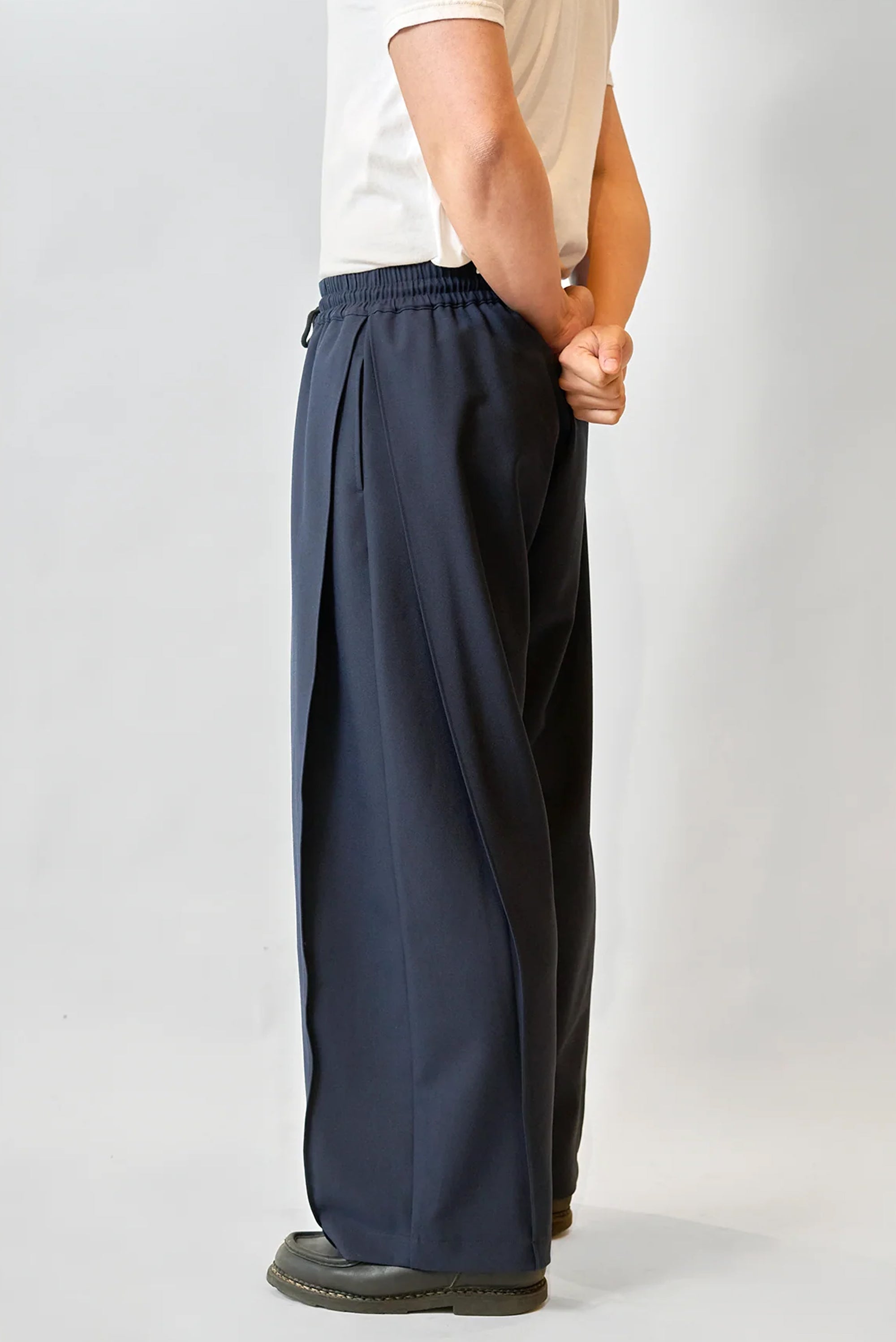 FRONT OFFICE Double Side-Pleated Track Pant - Navy