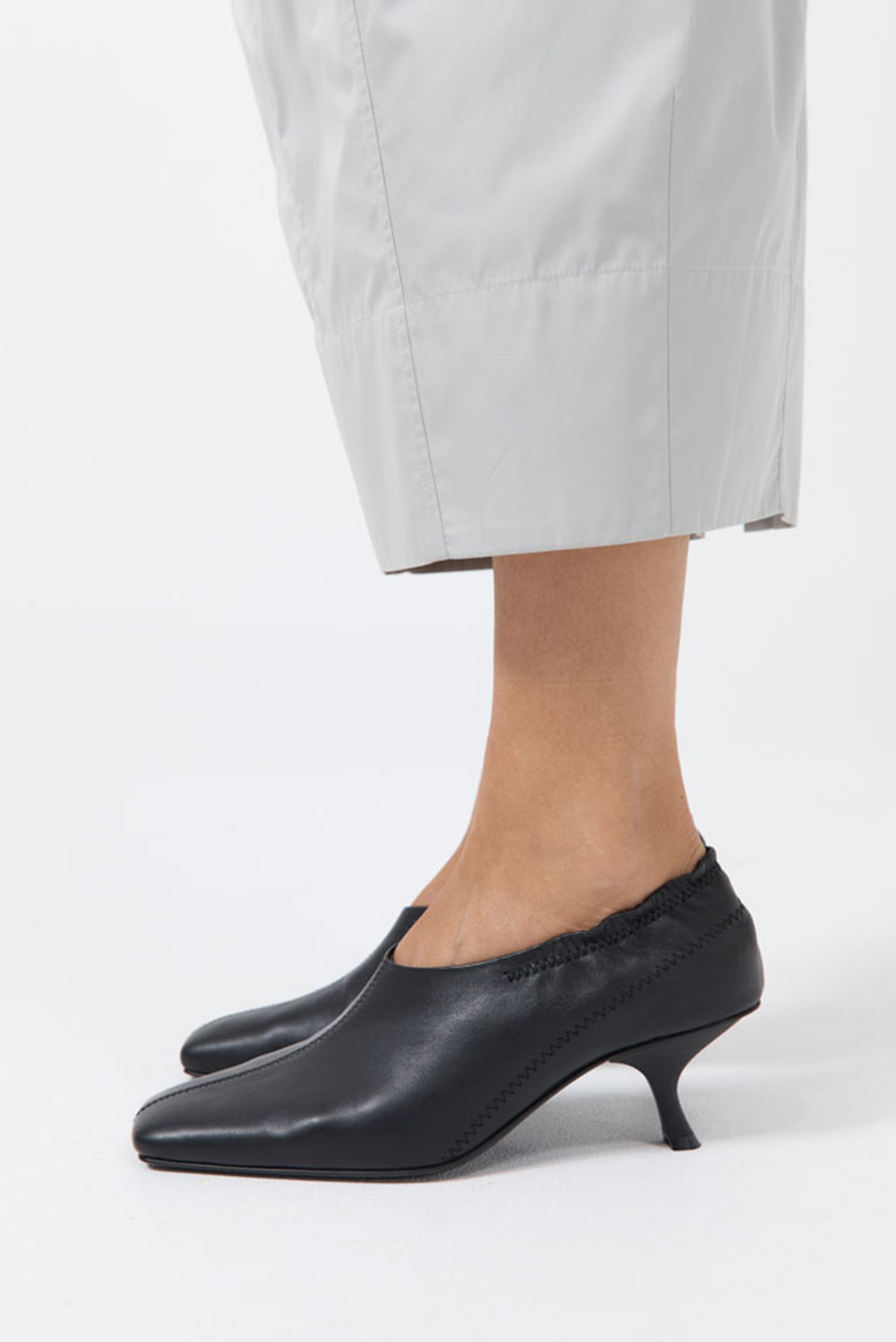 ST. Agni - Square Glove Heel - Black