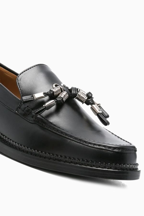 TOGA VIRILIS Tassel-embellished leather loafers - Black Hard Leather