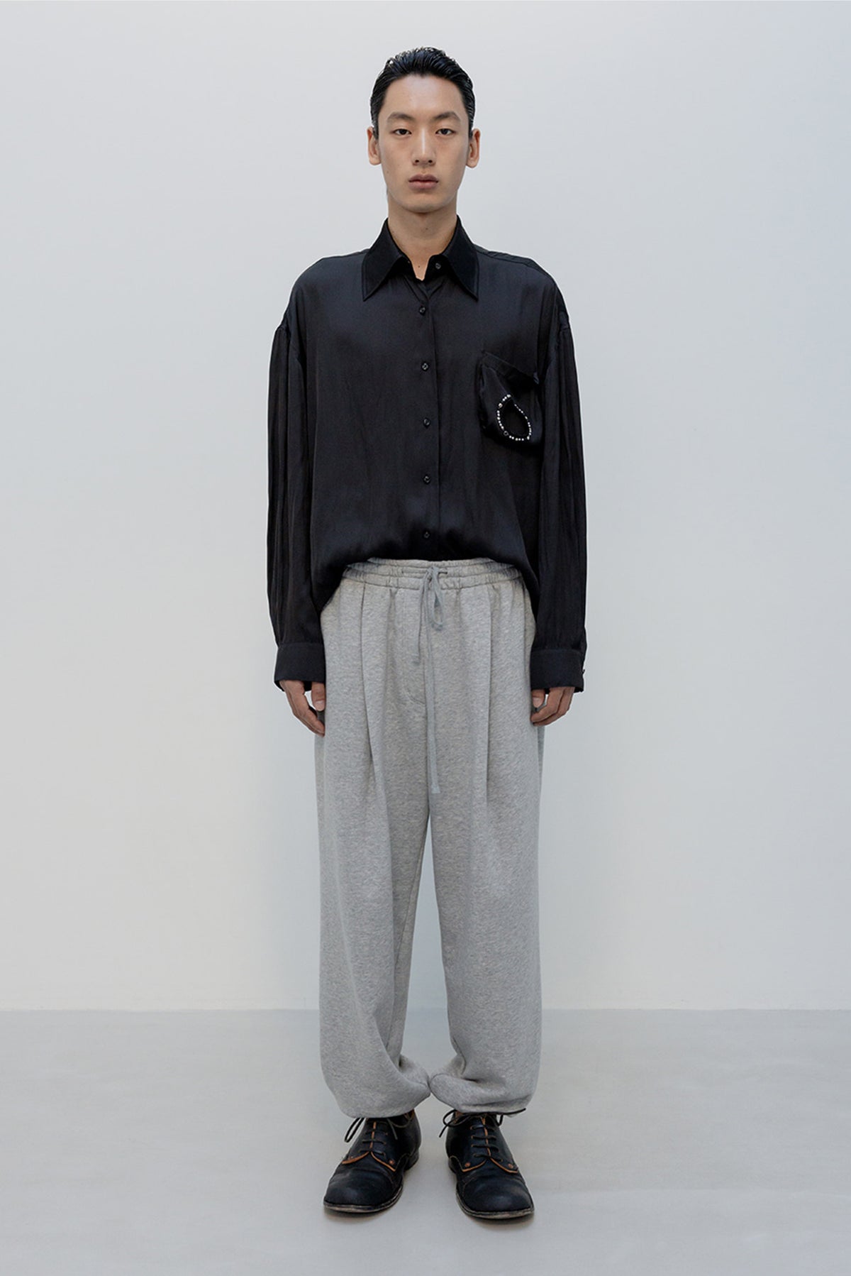 Silky Bead Pocket Crop Shirt - Black