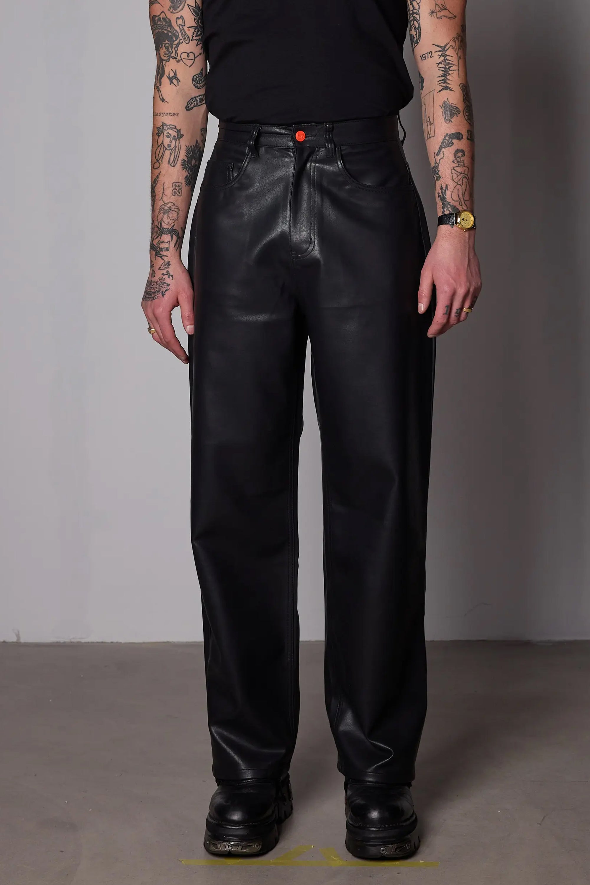 Super Loose Reg - Fake Leather