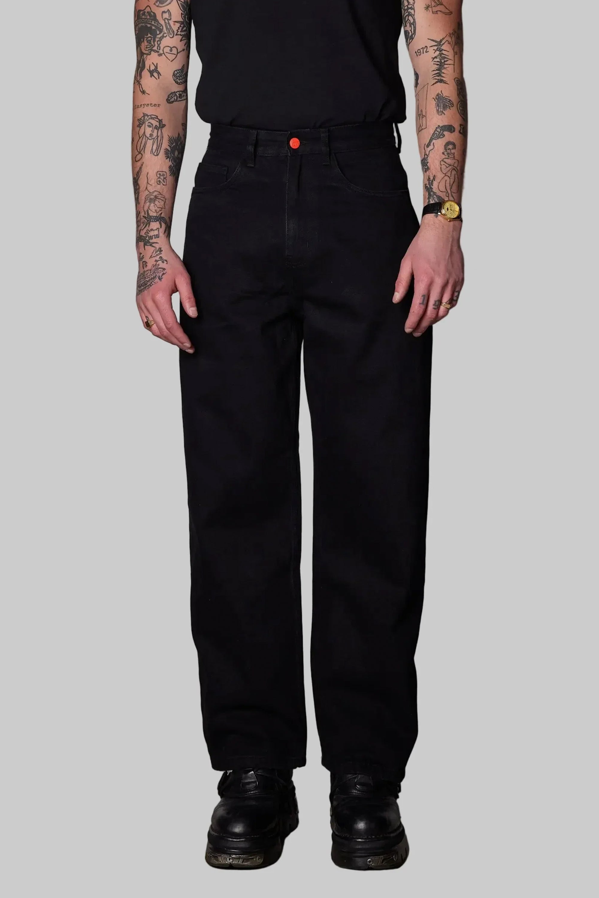 Super Loose - Black/Black Stitching