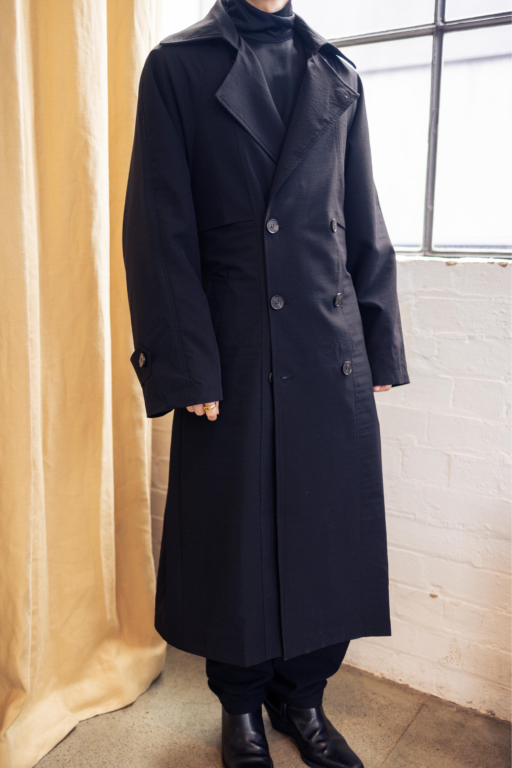 Busan Trench - Black