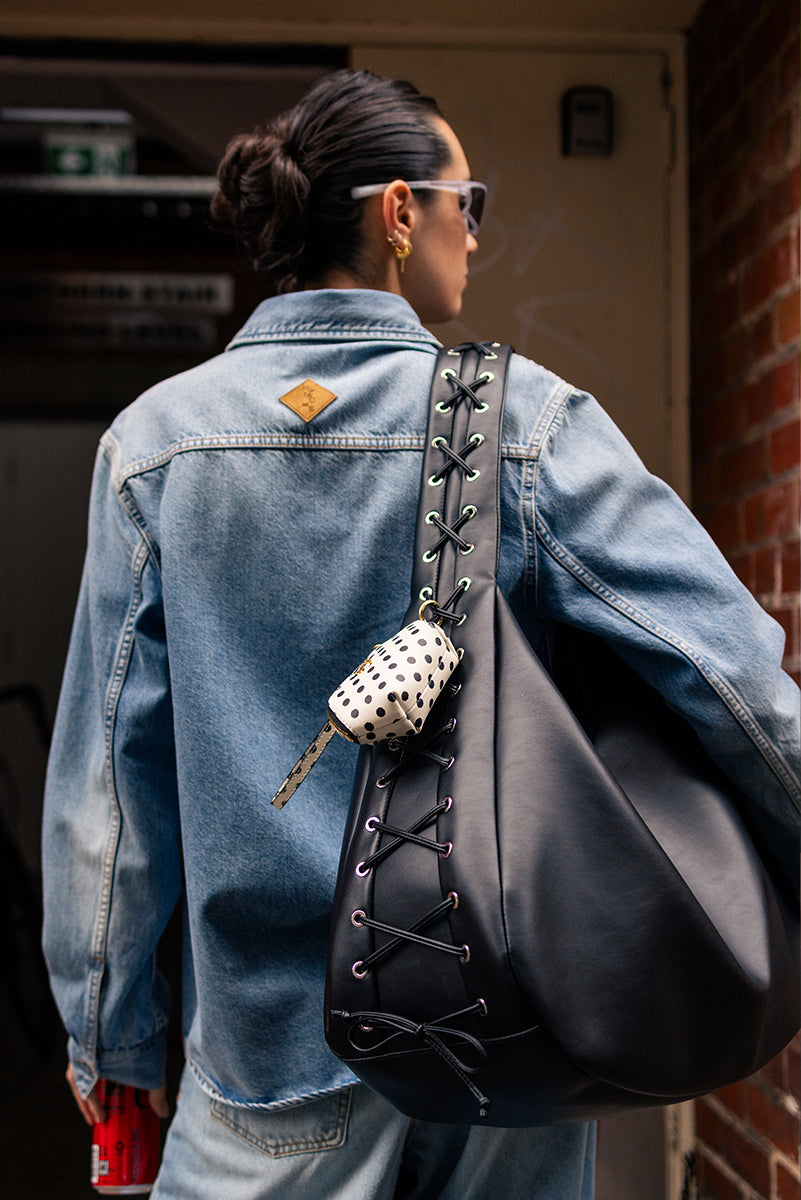 ボストンバッグ Bou Xxl Shoulder Bag - Ganni - Leather - Black GANNI Bou Bag Hobo XXL - Black – MANE by Stable