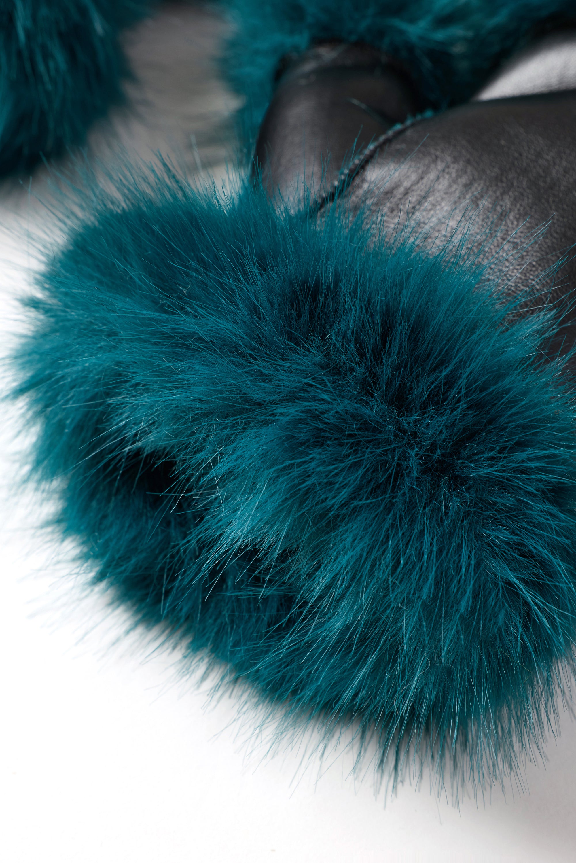 Sandy Glove - Black/Teal
