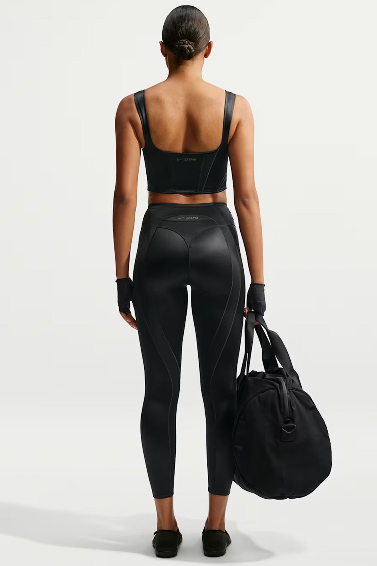 NikeSKIMS Satin Shine High-Waisted 26" Leggings - Obsidian