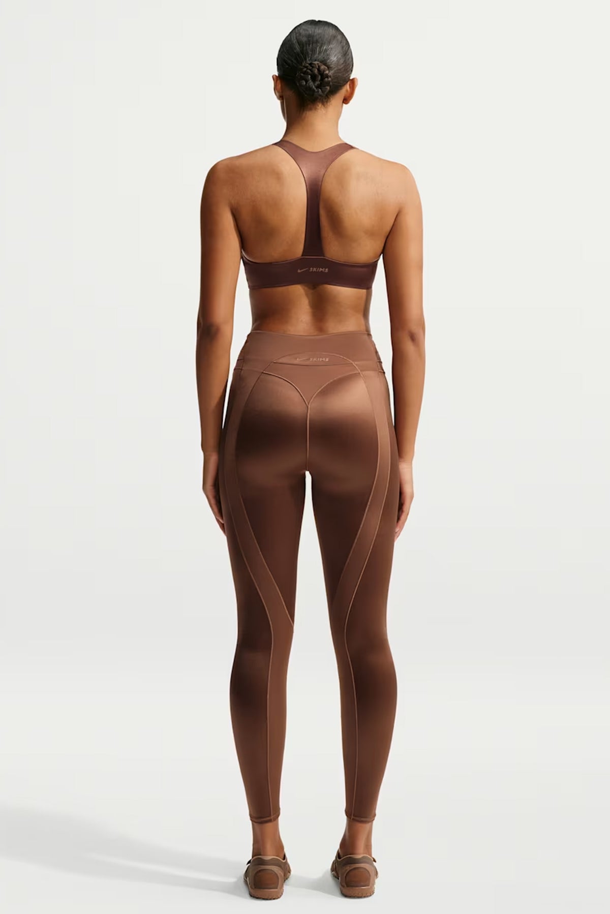 NikeSKIMS Satin Shine High-Waisted 26" Leggings - Carob Brown
