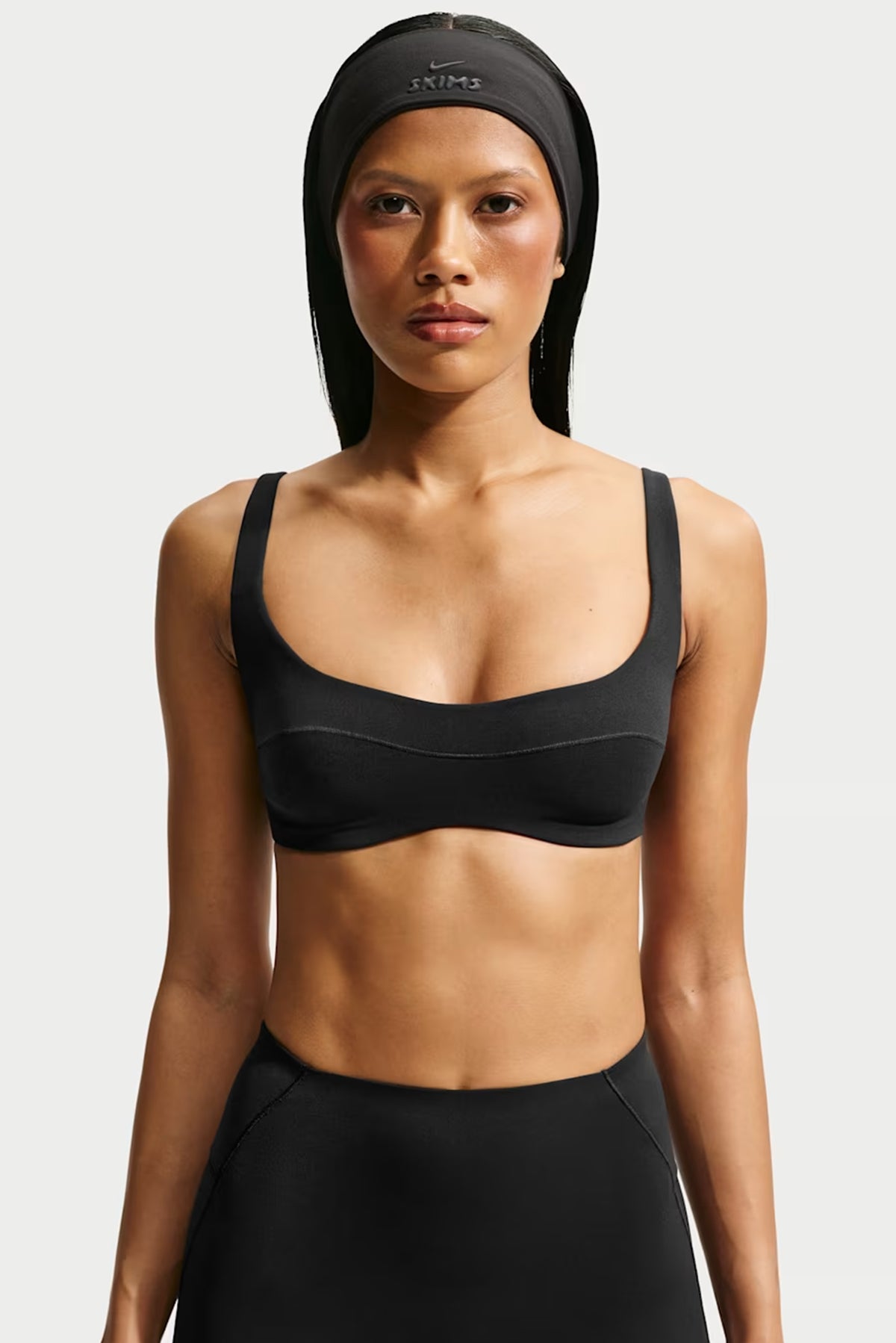 NikeSKIMS Studio Stretch Micro Sports Bra - Obsidian