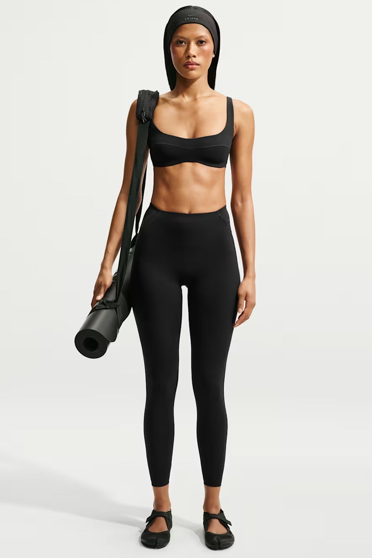 NikeSKIMS Studio Stretch Micro Sports Bra - Obsidian