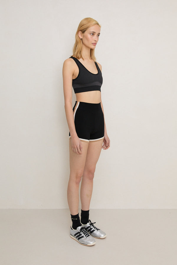 Retro Short - Black/Sandstone