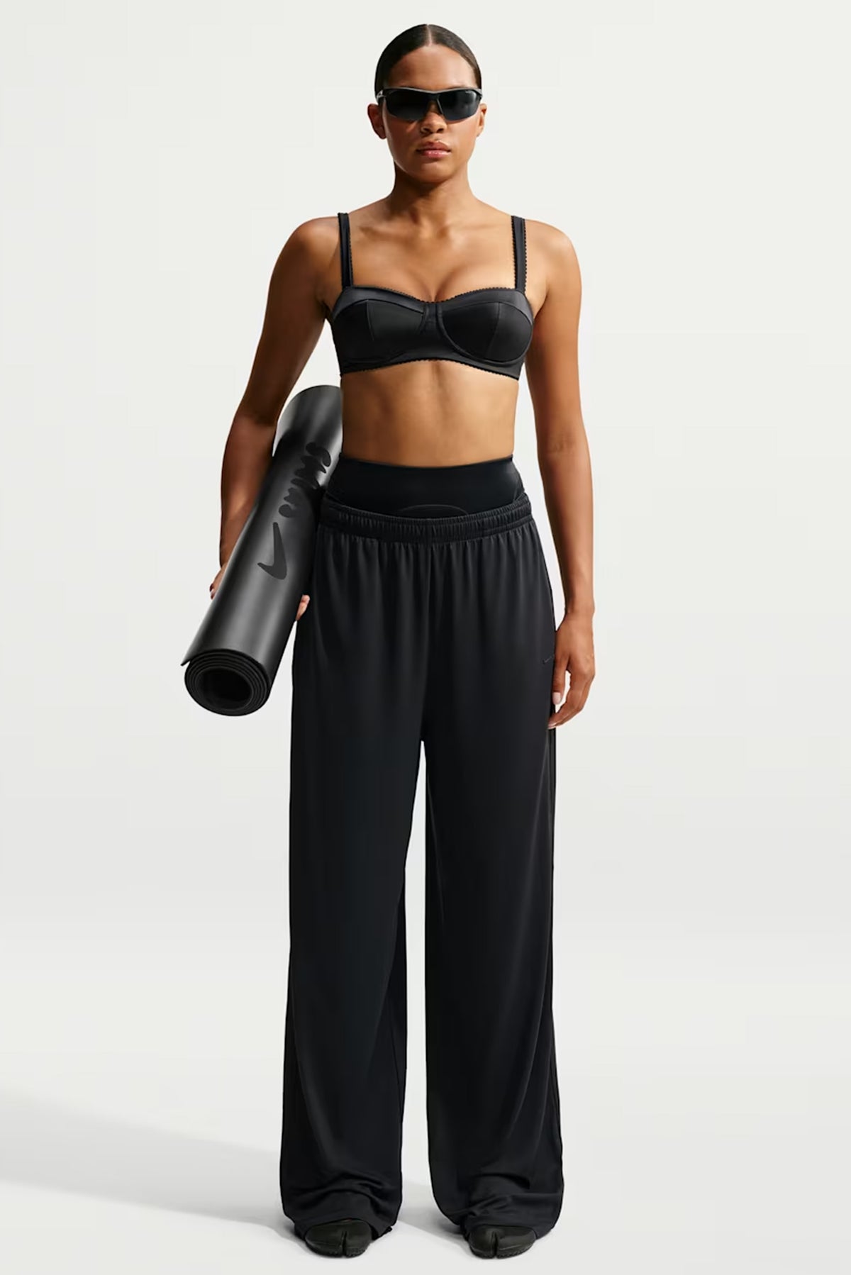 NikeSKIMS Satin Shine Padded Picot Sports Bra - Obsidian
