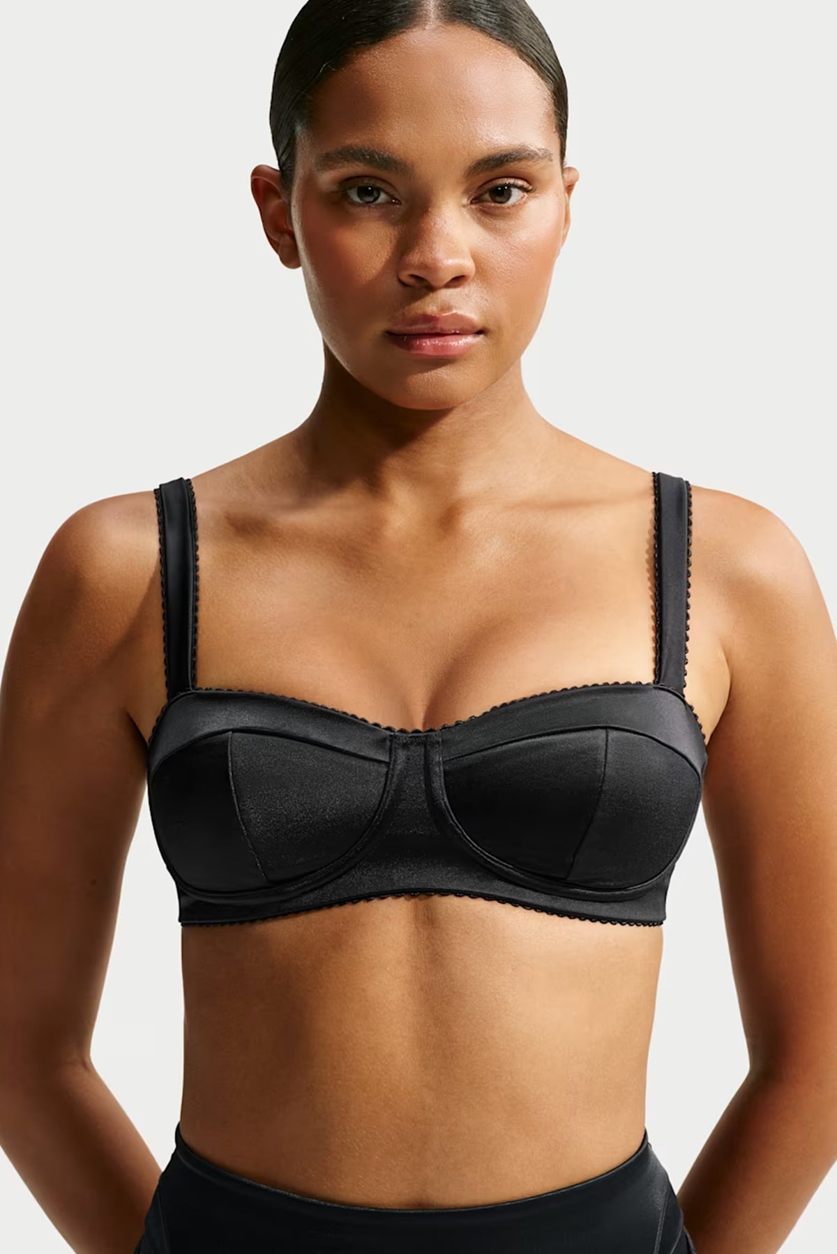 NikeSKIMS Satin Shine Padded Picot Sports Bra - Obsidian