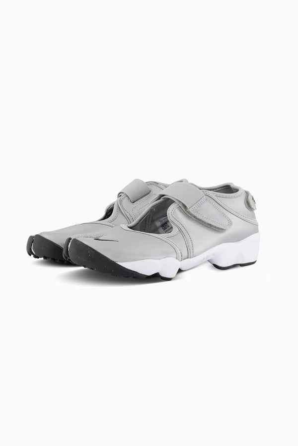 Air Rift - Metallic Silver/Sail Black