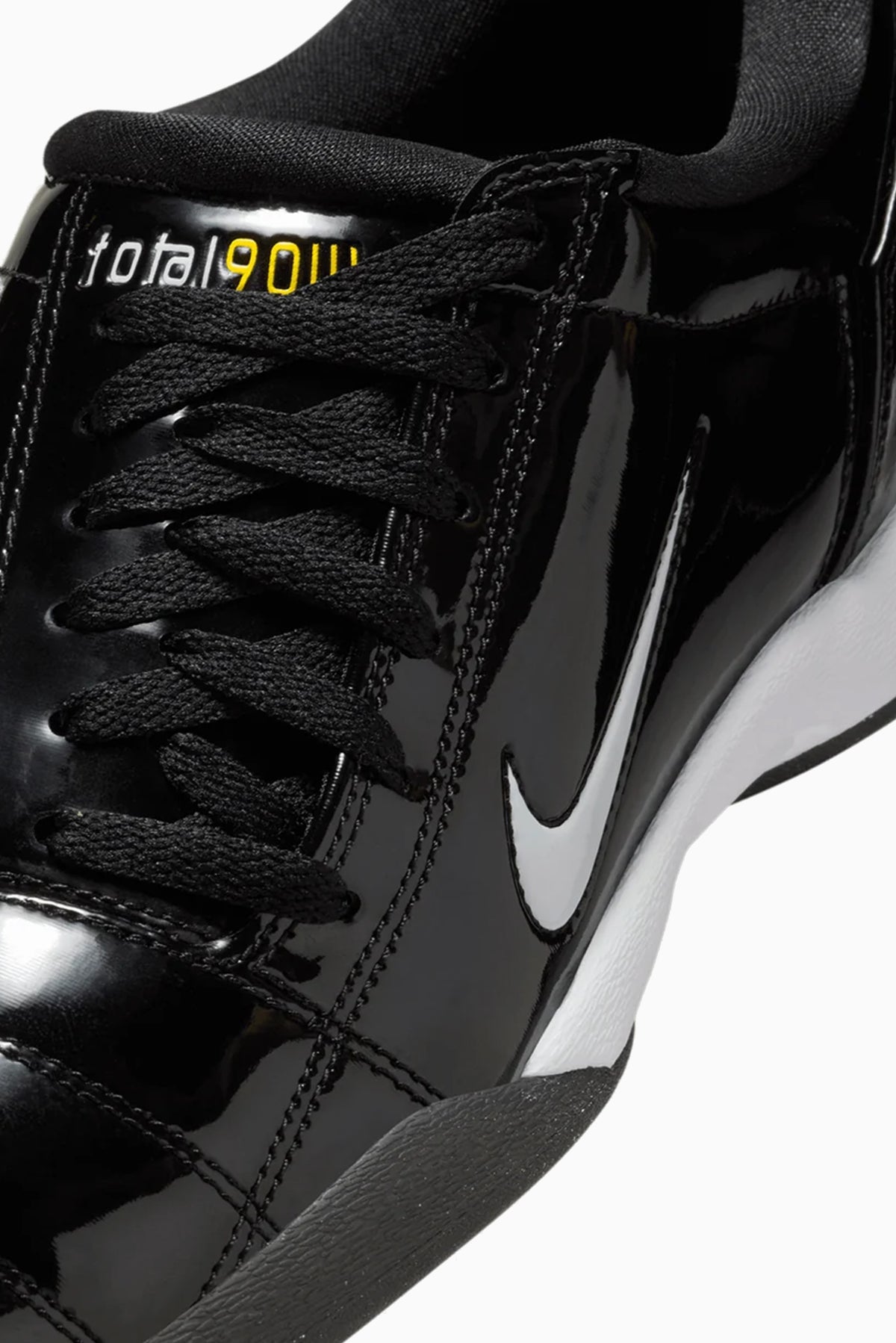 Total 90 - Black/White