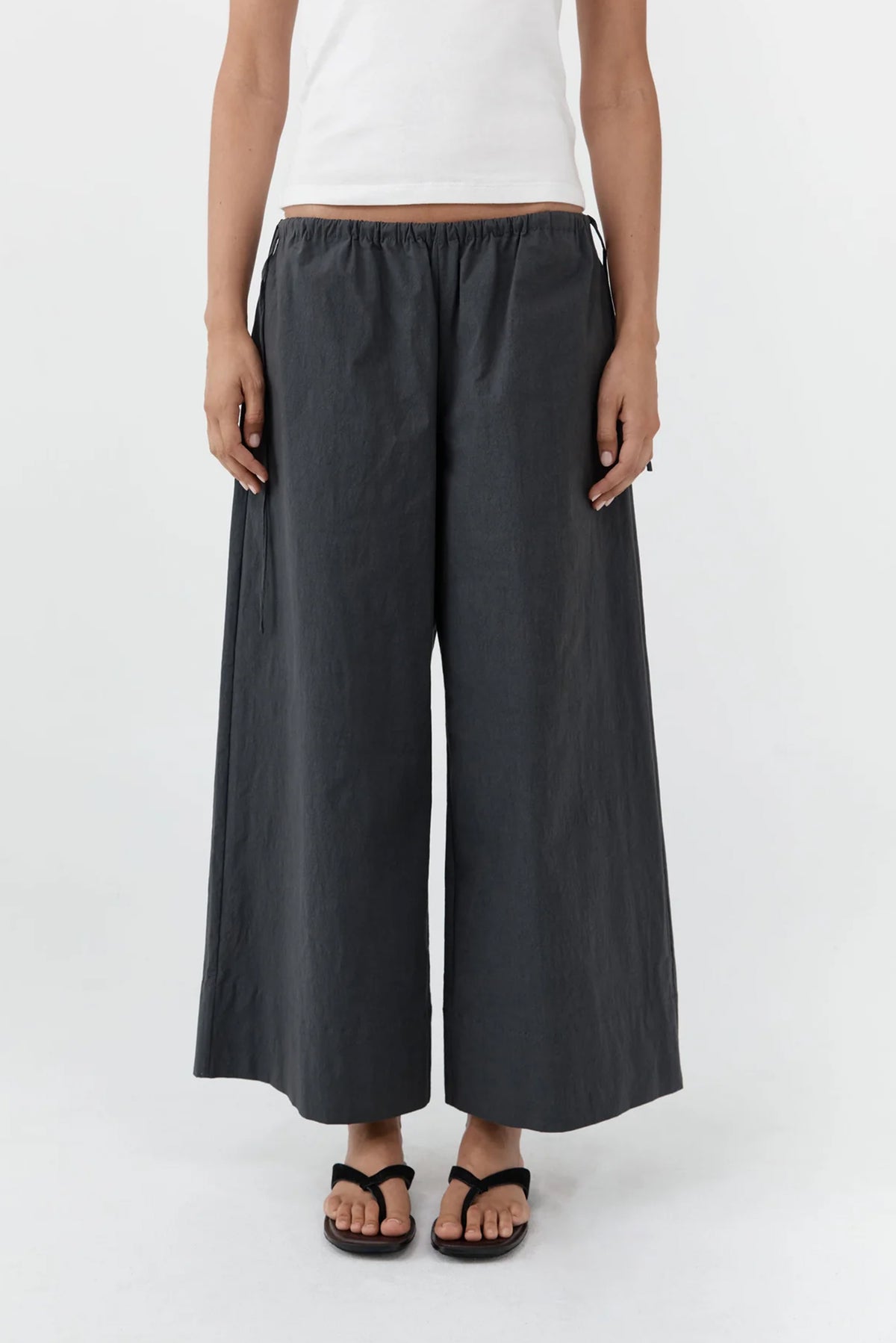 Technical Cotton Cropped Drawstring Pants - Iron Glaze