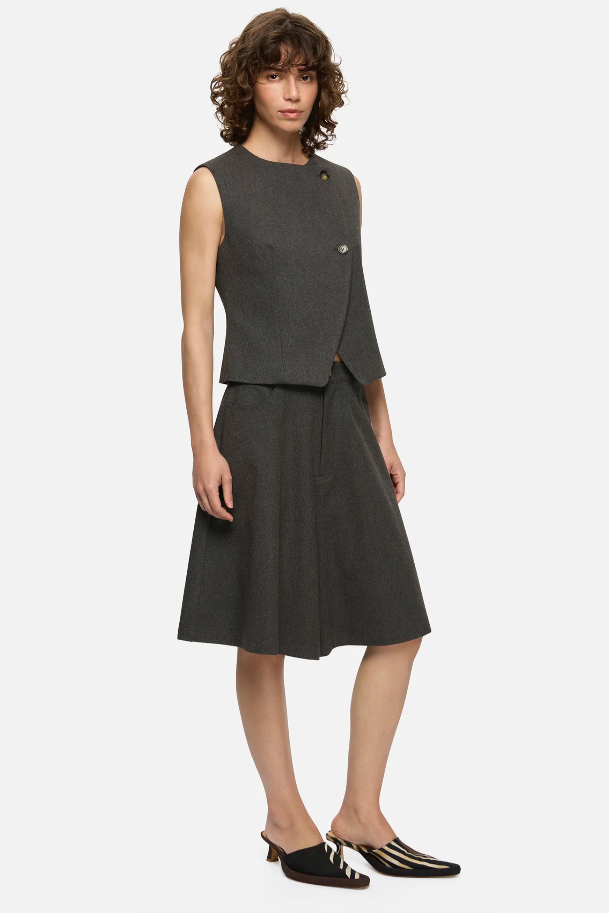 Jasmine Shorts - Charcoal