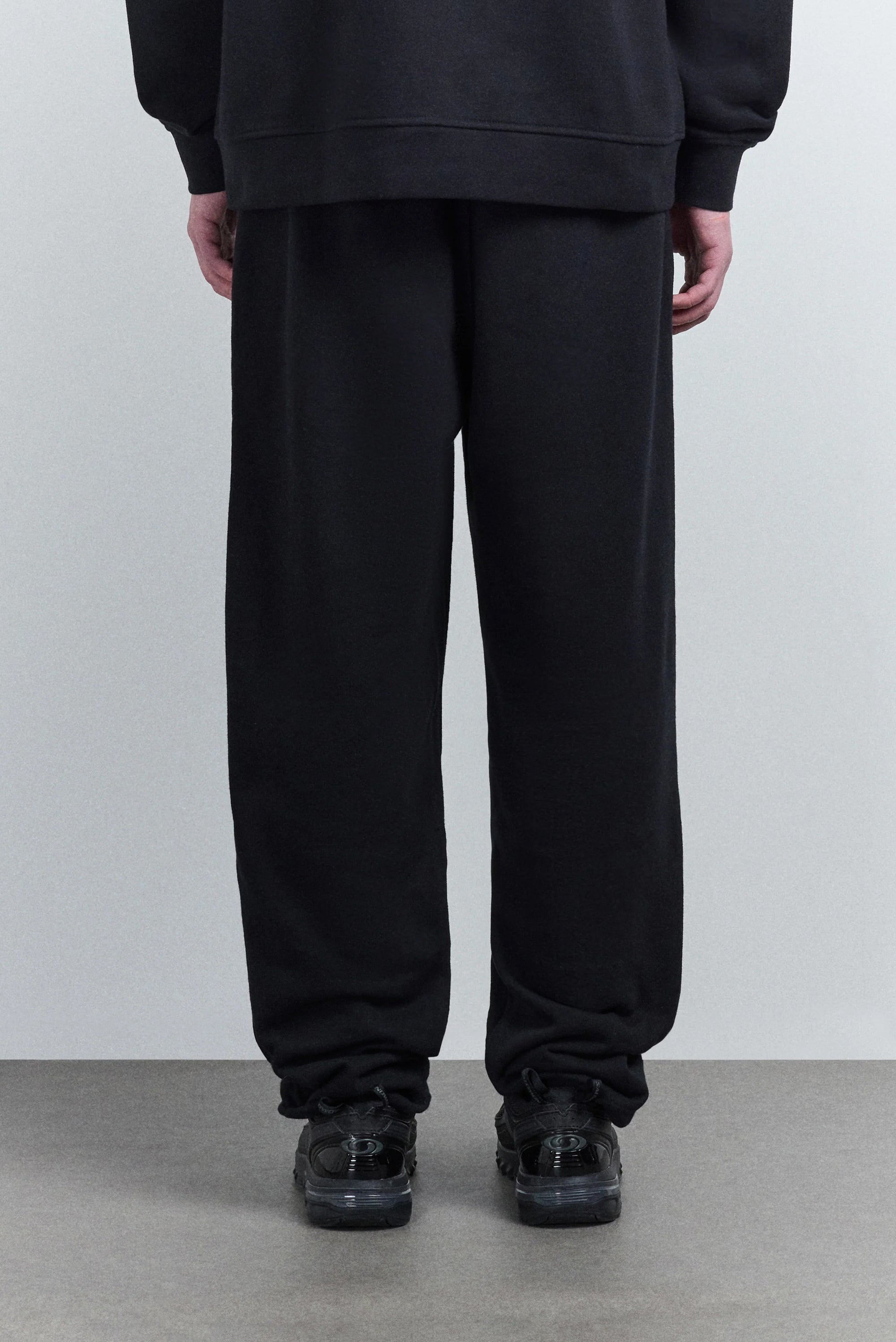 Woolmore Logo Jogger - Black