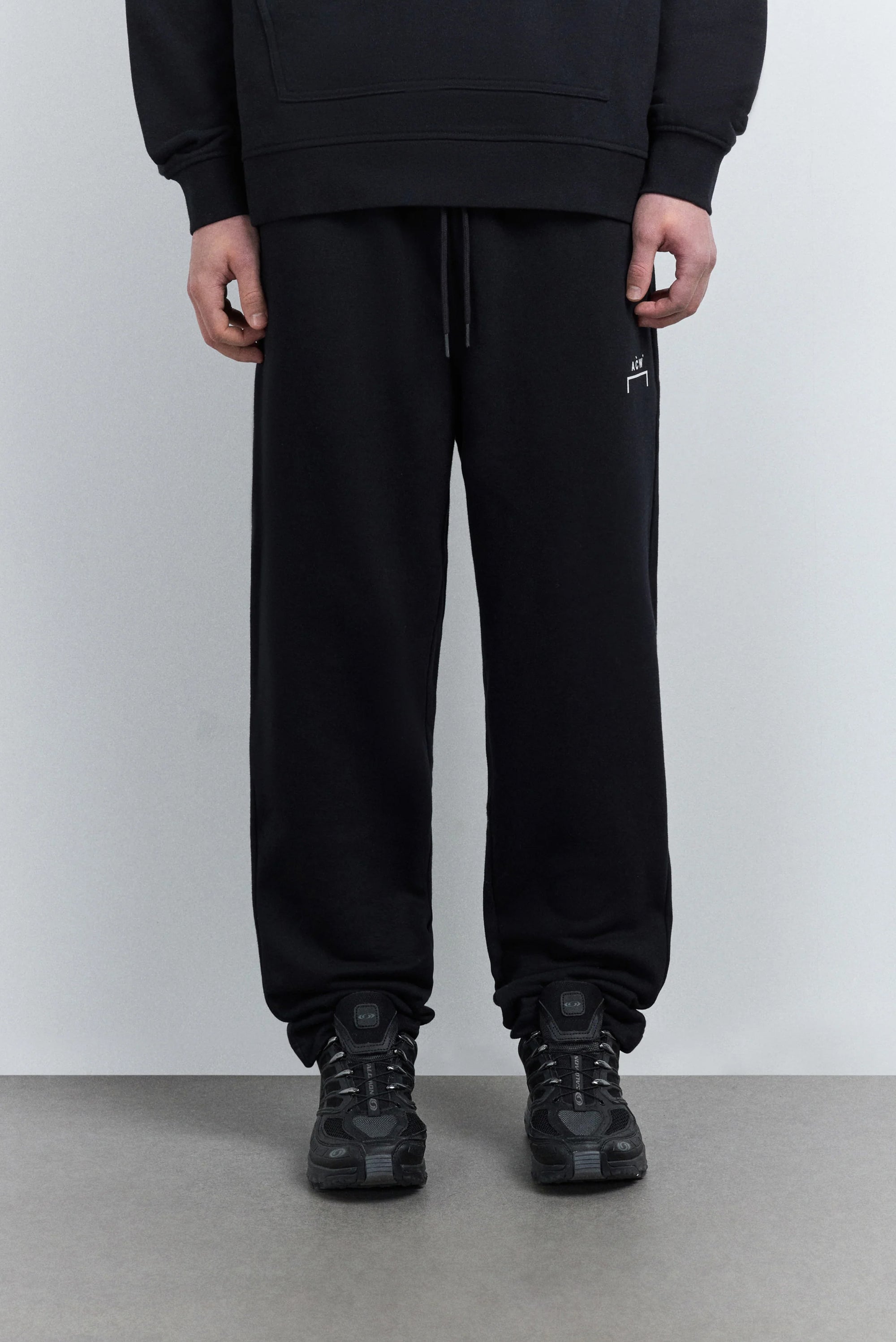 Woolmore Logo Jogger - Black
